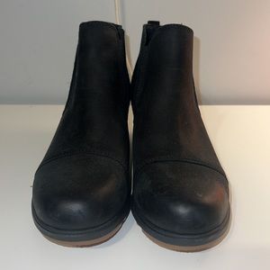 BRAND NEW “EVIE PULL-ON black Sorels